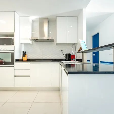Sea Breeze Apartment